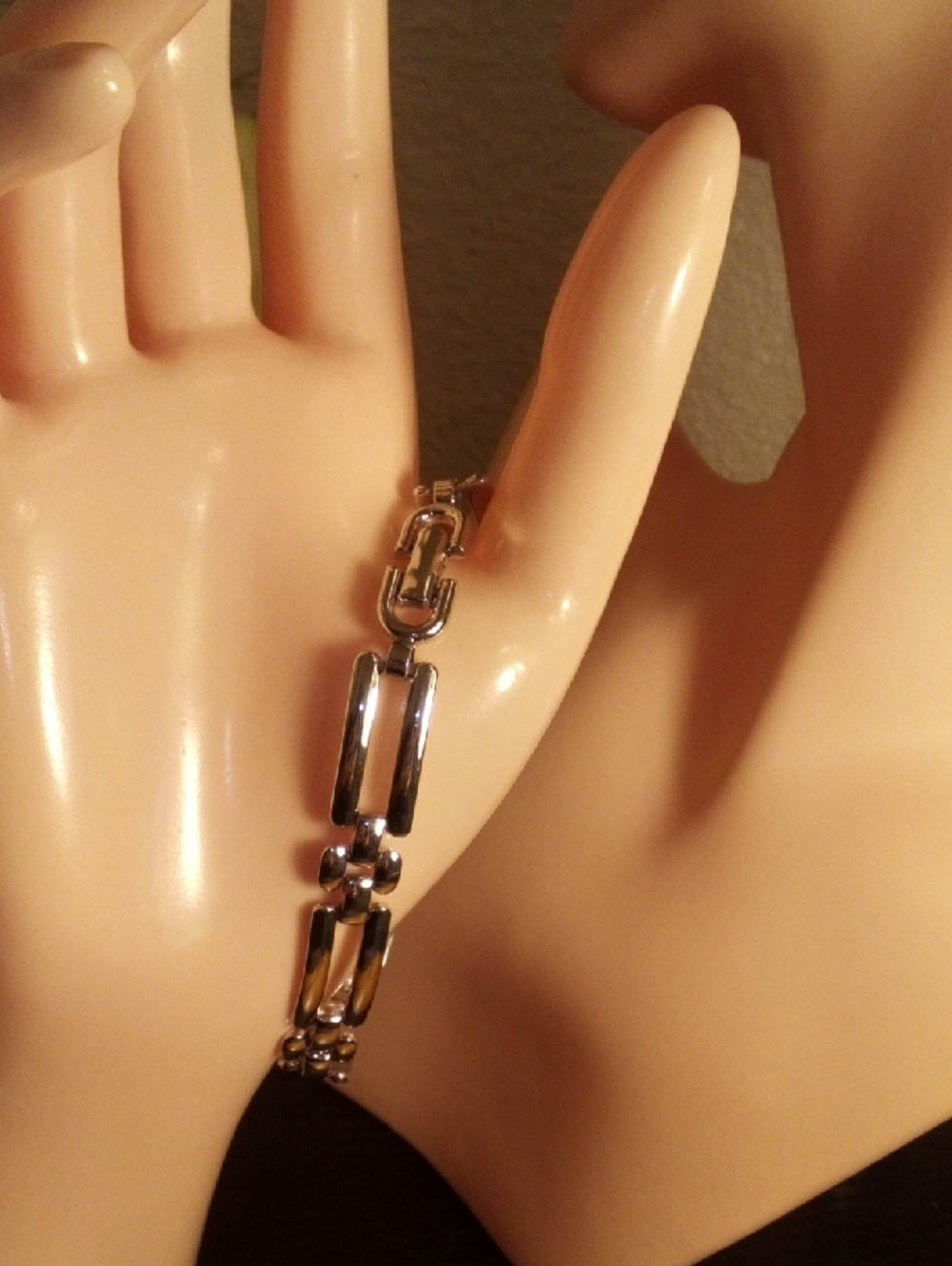 Polished Silver-Tone Rectangular Link‎ Bracelet for Women